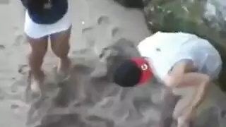 نيكة حامية جدا و شاب ينيك حبيبته بمحنة خلف الصخرة نيكة حامية جدا و شاب ينيك حبيبته بمحنة خلف الصخرة