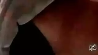 تحب الفرخ الأبنوس ذات الوشم المذهل أن تمارس الجنس بقوة ، أفضل من معظم الفتيات في فصلها