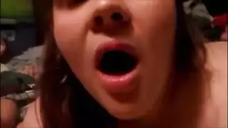 الرجل ديك كبيرة يستمني ونائب الرئيس على السرير الرجل ديك كبيرة يستمني ونائب الرئيس على السرير
