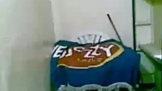 ينيك حبيبته بالمخزن تونسية