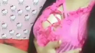 كبير الثدي الآسيوية في العمل