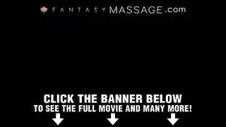 مدلكة المثيرة لا في سن المراهقة في حضنها