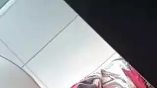 المعلم الناضج يغري الطالب الذي يذاكر كثيرا الأصغر سنا