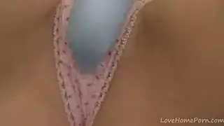 الفتاة الشقراء المثقوبة بشدة مستعدة لفعل كل شيء لجعل صديقها ينفجر من المتعة