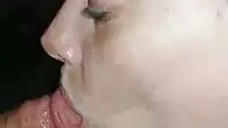 ناضجة شقراء مص لعبة كبيرة