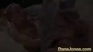 شقراء رومانسية تمتص قضيب صديقتها المتصلب بعد أن ضبطته يخترق امرأة أخرى شقراء رومانسية تمتص قضيب صديقتها المتصلب بعد أن ضبطته يخترق امرأة أخرى