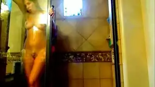 صديقة في الحمام مع كبير الثدي صديقة في الحمام مع كبير الثدي